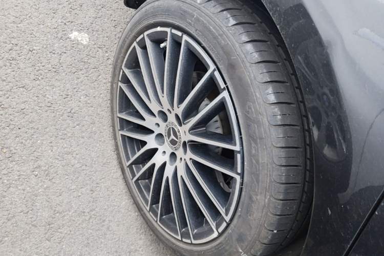 Used Mercedes-Benz C-Class 2023 Revised C 200 L Sport Edition Right Rear Wheel Hub