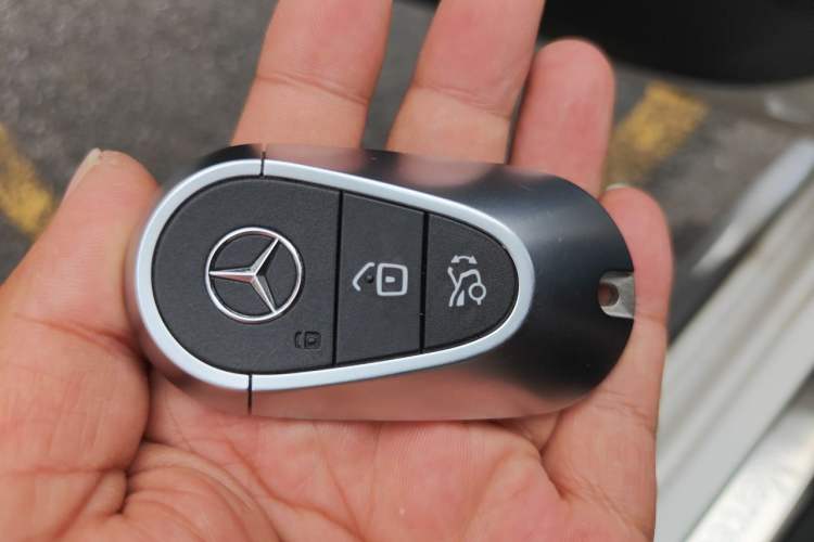 Used Mercedes-Benz C-Class 2023 C 260 L Sport Edition Vehicle Key