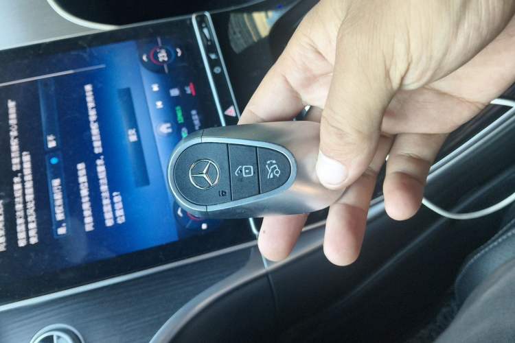 Used Mercedes-Benz C-Class 2023 C 200 L Sport Edition Vehicle Key