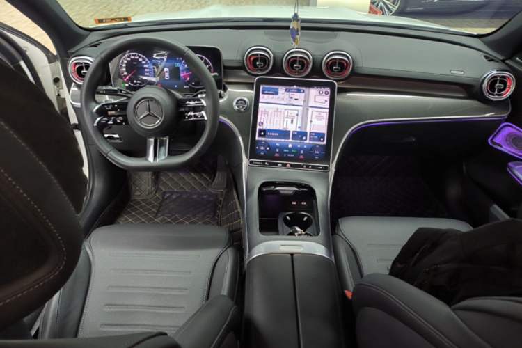 Used Mercedes-Benz C-Class 2023 Second Facelift C 260 L Sport Edition Center Console