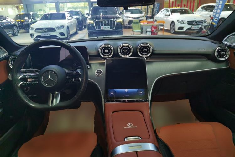 Used Mercedes-Benz C-Class 2023 Restyled C 260 L Sport Edition Center Console