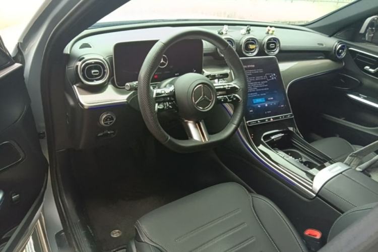 Used Mercedes-Benz C-Class 2023 Second Facelift C 260 L Sport Edition Center Console
