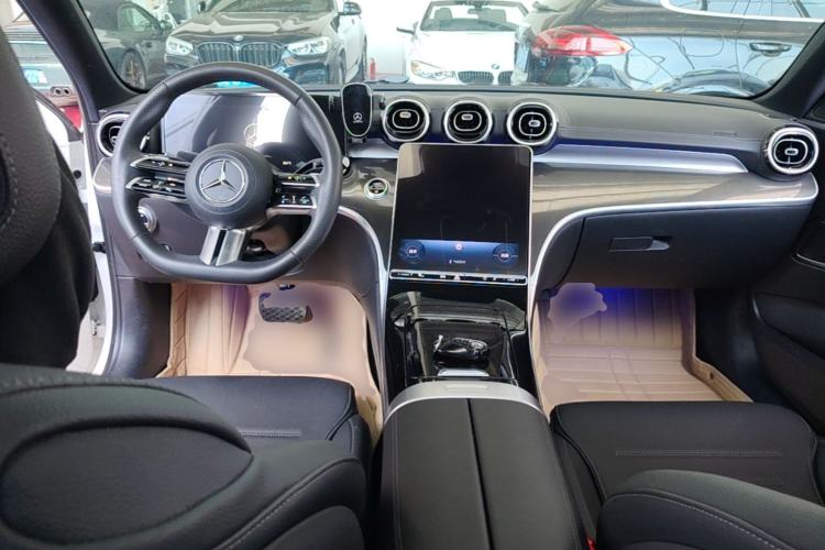 Used Mercedes-Benz C-Class 2023 Second Facelift C 260 L Sport Edition Center Console