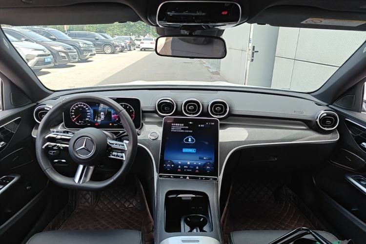 Used Mercedes-Benz C-Class 2023 Second Facelift C 260 L Sport Edition Center Console