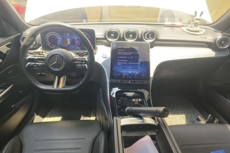 Used Mercedes-Benz C-Class 2023 Facelift C 260 L Center Console
