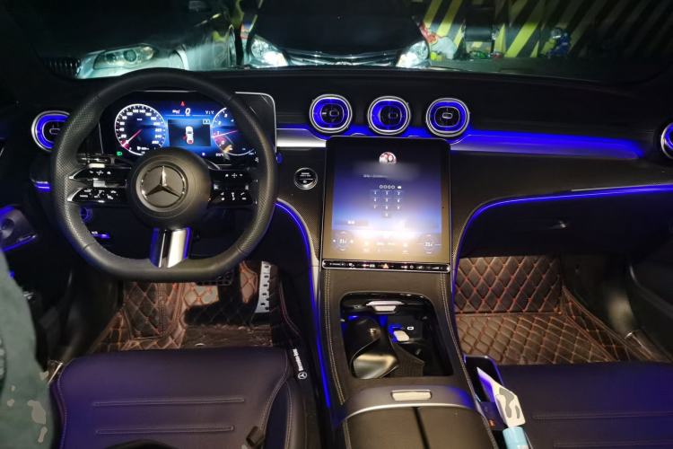 Used Mercedes-Benz C-Class 2023 Restyled C 260 L Night Edition Sports Version Center Console
