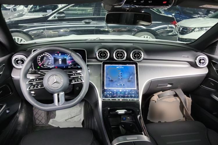 Used Mercedes-Benz C-Class 2023 Restyled C 260 L Sport Edition Center Console