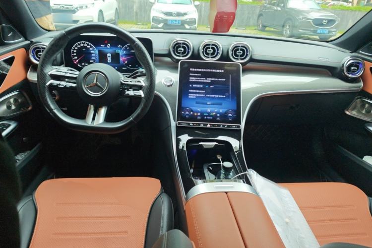 Used Mercedes-Benz C-Class 2023 Second Facelift C 260 L Sport Edition Center Console