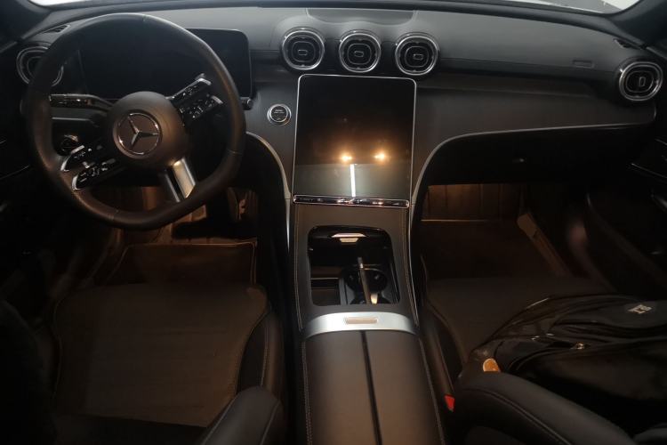 Used Mercedes-Benz C-Class 2023 Restyled C 260 L Sport Edition Center Console