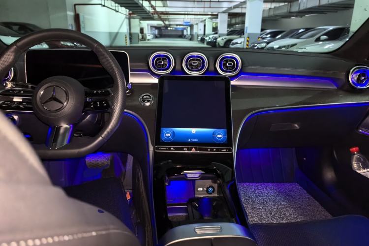Used Mercedes-Benz C-Class 2023 Second Facelift C 260 L Starry Night Sports Edition Center Console