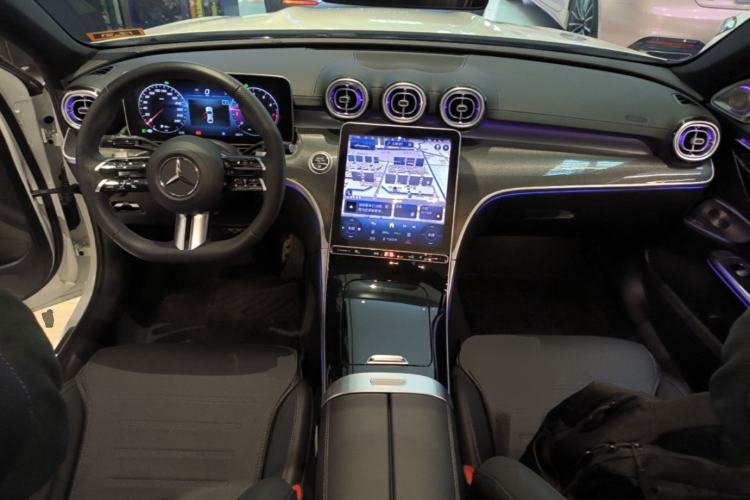 Used Mercedes-Benz C-Class 2023 Second Facelift C 260 L Starry Night Sports Edition Center Console