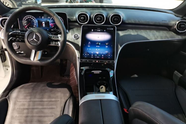 Used Mercedes-Benz C-Class 2023 C 200 L Sport Edition Center Console