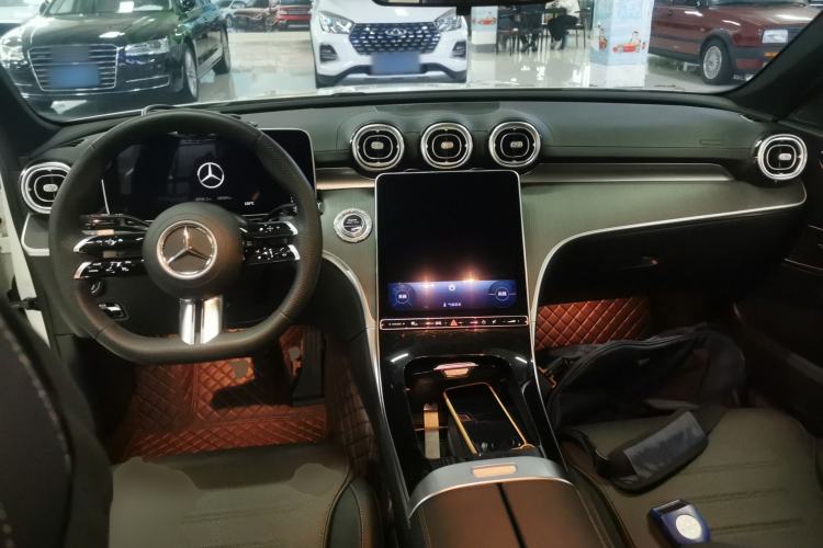 Used Mercedes-Benz C-Class 2023 Restyled C 260 L Sport Edition Center Console
