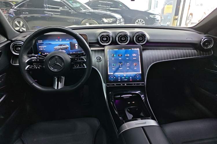 Used Mercedes-Benz C-Class 2023 Second Facelift C 260 L Sport Edition Center Console