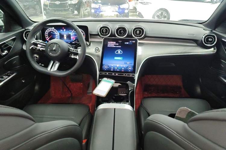Used Mercedes-Benz C-Class 2023 Second Facelift C 260 L Sport Edition Center Console