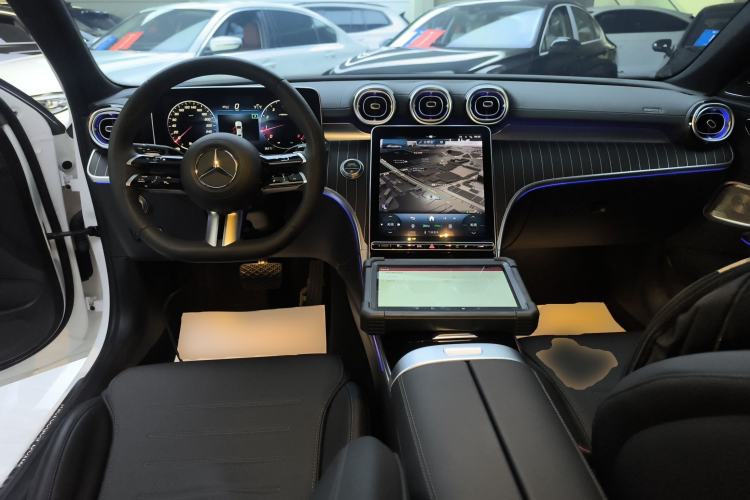 Used Mercedes-Benz C-Class 2023 Restyled C 260 L Night Edition Sports Version Center Console