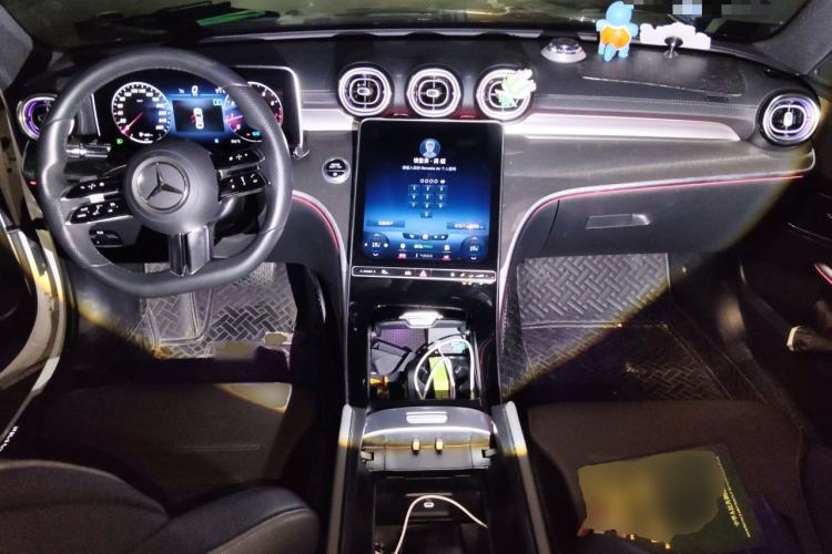 Used Mercedes-Benz C-Class 2023 Second Facelift C 260 L Sport Edition Center Console