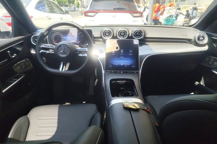 Used Mercedes-Benz C-Class 2023 Facelift C 260 L Center Console