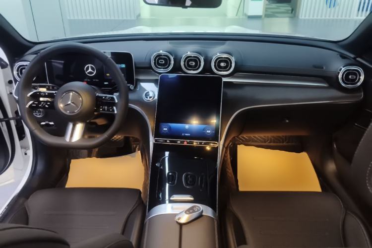 Used Mercedes-Benz C-Class 2023 Restyled C 260 L Sport Edition Center Console