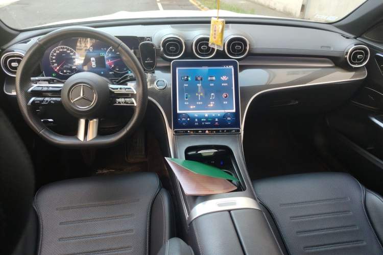 Used Mercedes-Benz C-Class 2023 C 200 L Sport Edition Center Console