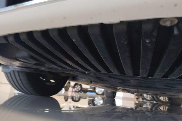 Used Mercedes-Benz C-Class 2023 C 260 L Sport Edition Chassis Front Right
