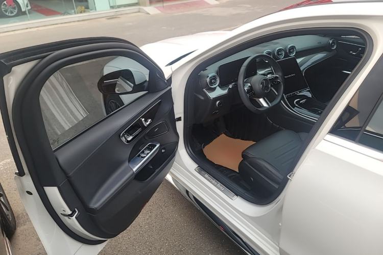 Used Mercedes-Benz C-Class 2023 Restyled C 260 L Sport Edition Driver Seat