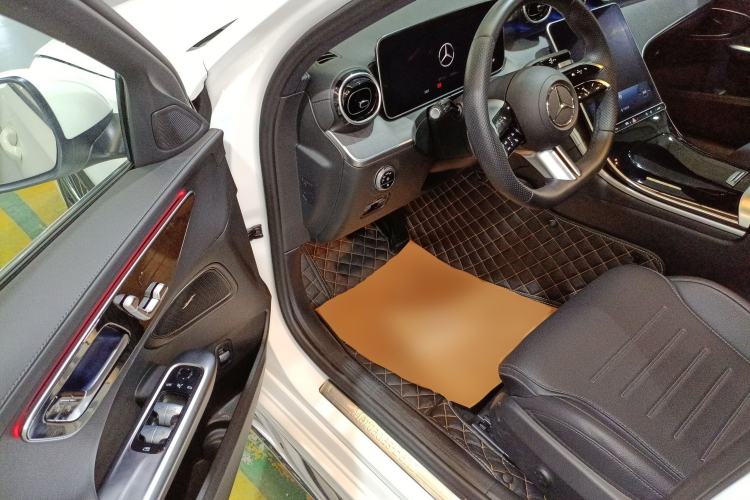 Used Mercedes-Benz C-Class 2023 Revised C 200 L Sport Edition Driver Seat