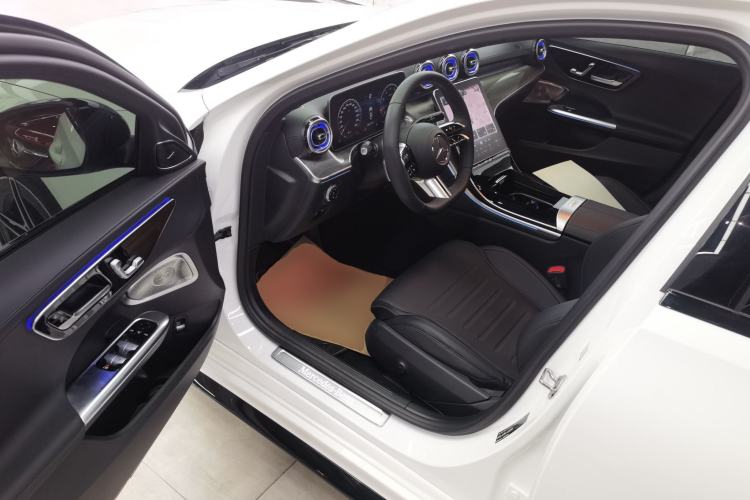 Used Mercedes-Benz C-Class 2023 Restyled C 260 L Night Edition Sports Version Driver Seat