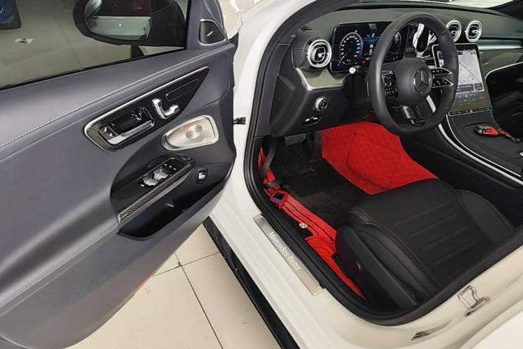 Used Mercedes-Benz C-Class 2023 Second Facelift C 260 L Starry Night Sports Edition Driver Seat