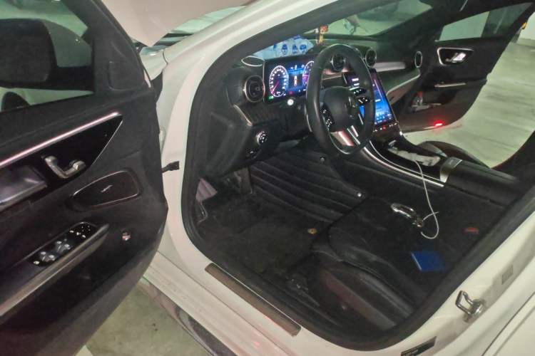 Used Mercedes-Benz C-Class 2023 Revised C 200 L Sport Edition Driver Seat