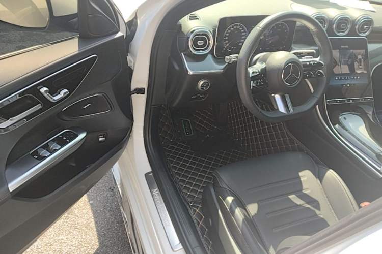 Used Mercedes-Benz C-Class 2023 Restyled C 260 L Sport Edition Driver Seat