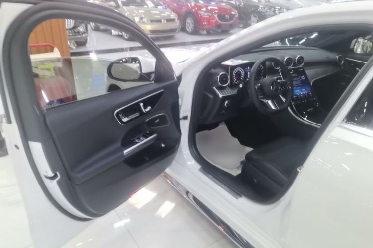 Used Mercedes-Benz C-Class 2023 Revised C 200 L Sport Edition Driver Seat