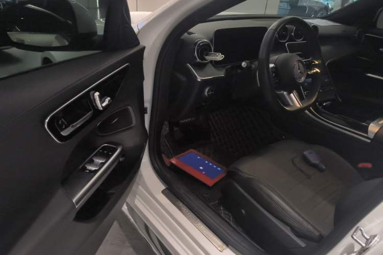 Used Mercedes-Benz C-Class 2023 Revised C 200 L Sport Edition Driver Seat
