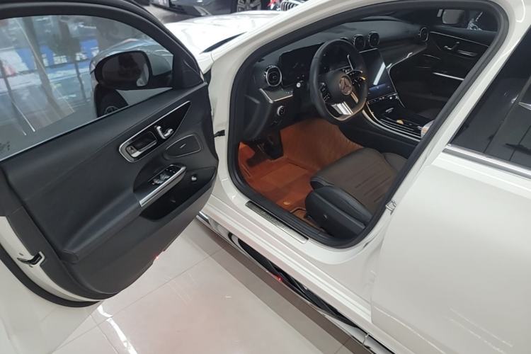 Used Mercedes-Benz C-Class 2023 Revised C 200 L Sport Edition Driver Seat