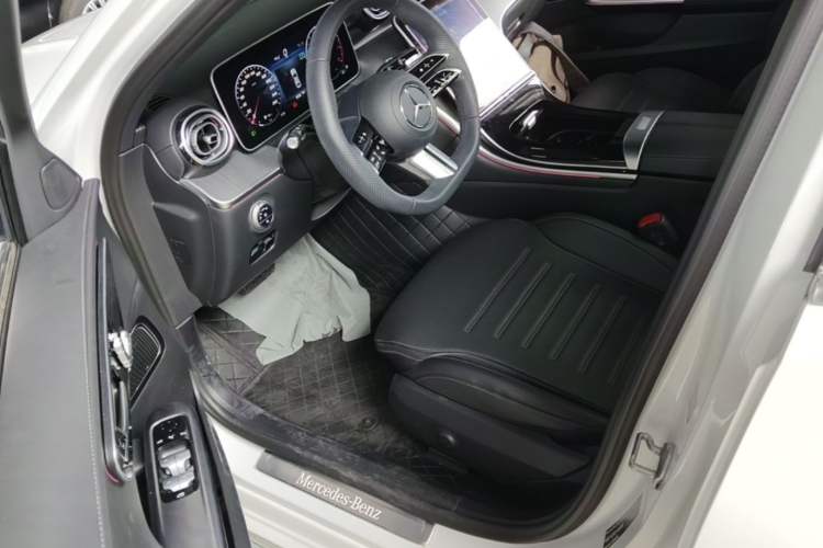 Used Mercedes-Benz C-Class 2023 Restyled C 260 L Sport Edition Driver Seat
