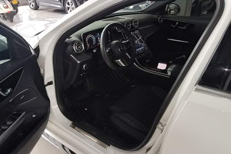Used Mercedes-Benz C-Class 2023 Revised C 200 L Sport Edition Driver Seat
