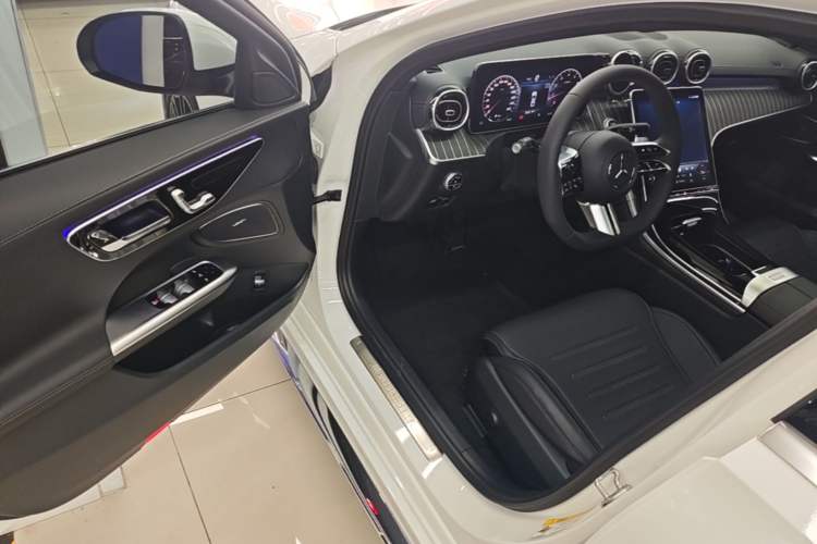 Used Mercedes-Benz C-Class 2023 Revised C 200 L Sport Edition Driver Seat