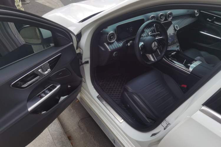 Used Mercedes-Benz C-Class 2023 Restyled C 260 L Sport Edition Driver Seat