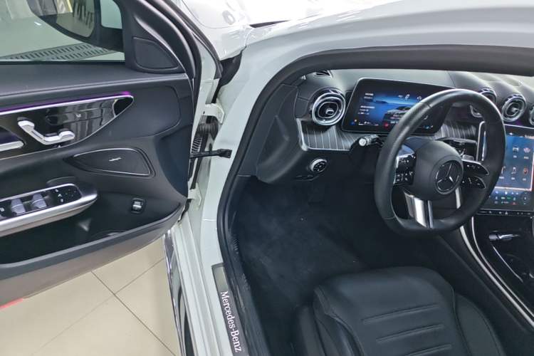 Used Mercedes-Benz C-Class 2023 Second Facelift C 260 L Sport Edition Driver Seat