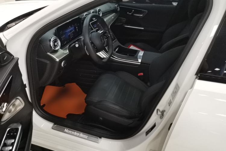 Used Mercedes-Benz C-Class 2023 Second Facelift C 260 L Starry Night Sports Edition Driver Seat