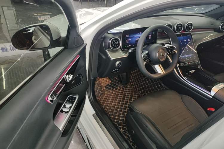 Used Mercedes-Benz C-Class 2023 Revised C 200 L Sport Edition Driver Seat