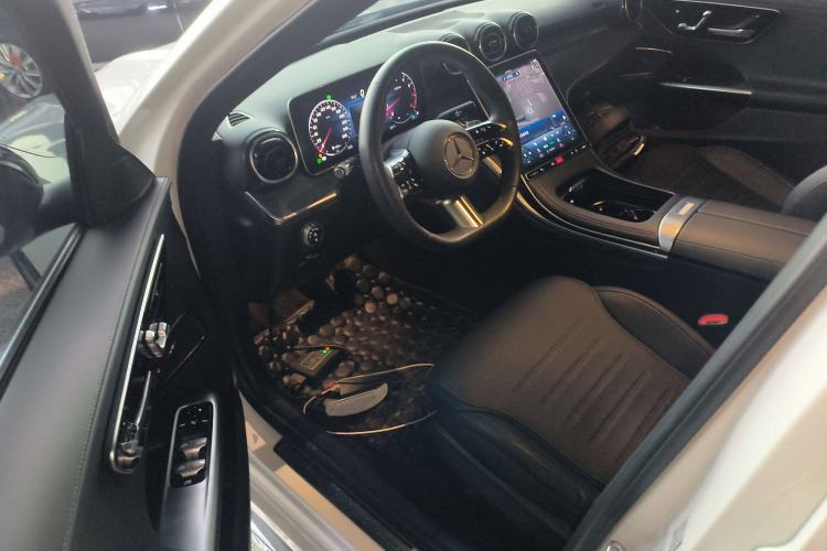 Used Mercedes-Benz C-Class 2023 Revised C 200 L Sport Edition Driver Seat