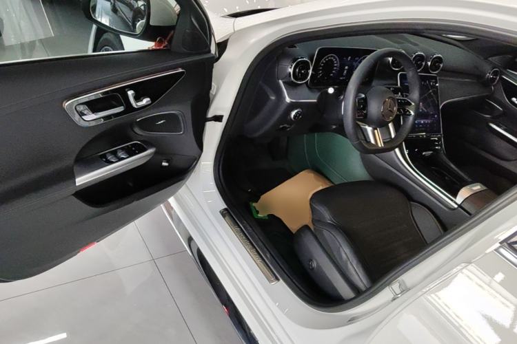 Used Mercedes-Benz C-Class 2023 Revised C 200 L Sport Edition Driver Seat