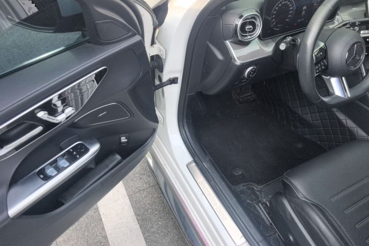 Used Mercedes-Benz C-Class 2023 Second Facelift C 260 L Sport Edition Driver Seat