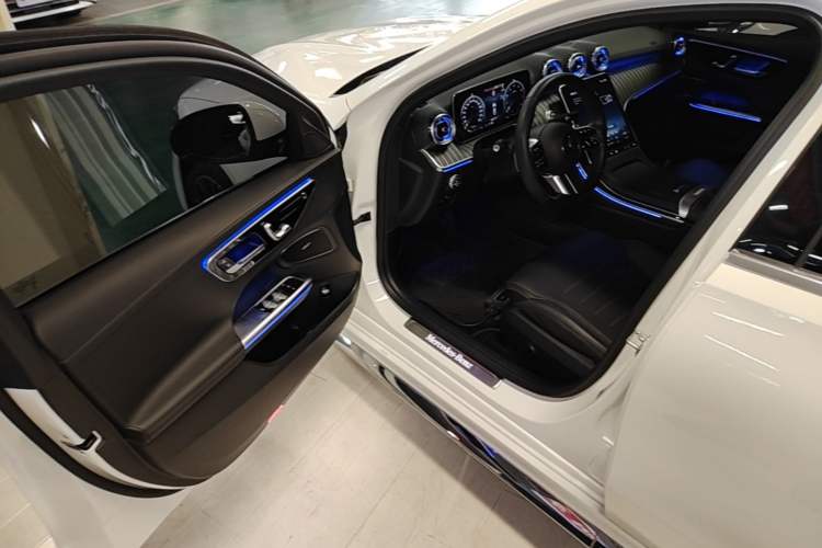 Used Mercedes-Benz C-Class 2023 Second Facelift C 260 L Sport Edition Driver Seat