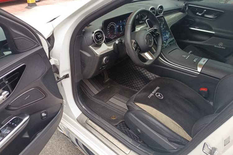Used Mercedes-Benz C-Class 2023 Revised C 200 L Sport Edition Driver Seat