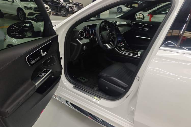 Used Mercedes-Benz C-Class 2023 Revised C 200 L Sport Edition Driver Seat