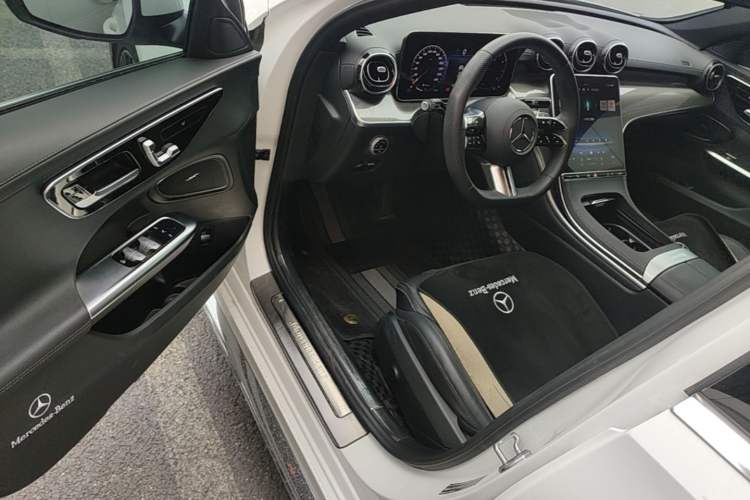 Used Mercedes-Benz C-Class 2023 Revised C 200 L Sport Edition Driver Seat