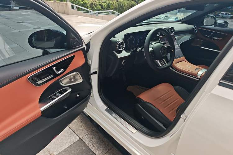Used Mercedes-Benz C-Class 2023 Second Facelift C 260 L Starry Night Sports Edition Driver Seat