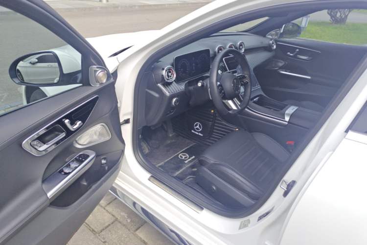 Used Mercedes-Benz C-Class 2023 Revised C 200 L Sport Edition Driver Seat